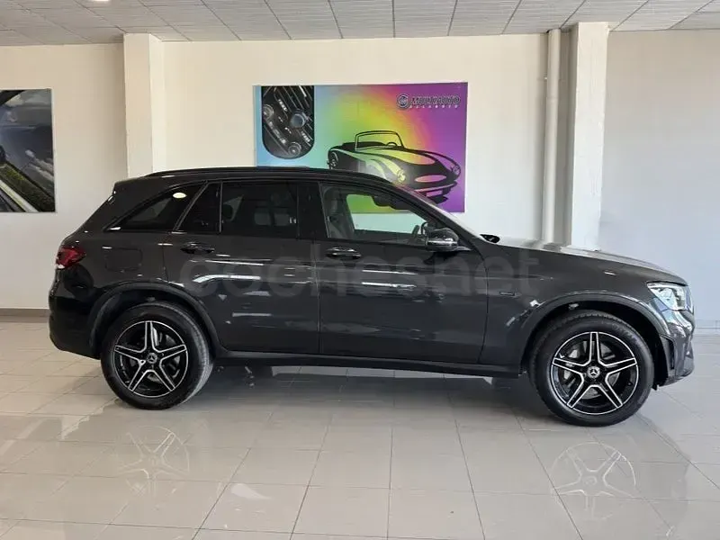 Usado Mercedes GLC300e 306 CV (225 kW) 2022 Gris / plata SUV