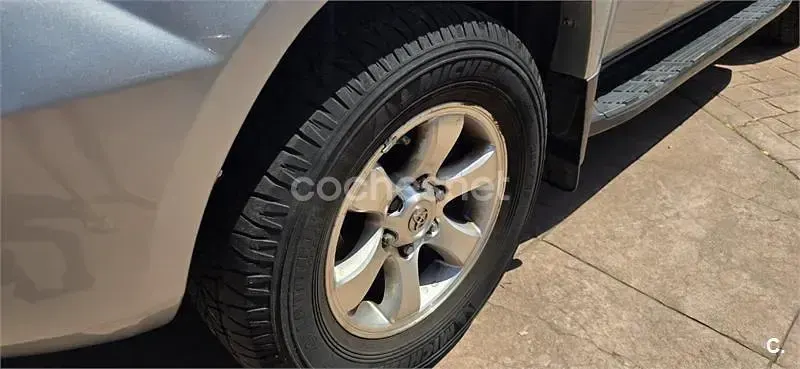 Usado Toyota Land Cruiser 163 CV (119 kW) 2005 Gris / plata SUV