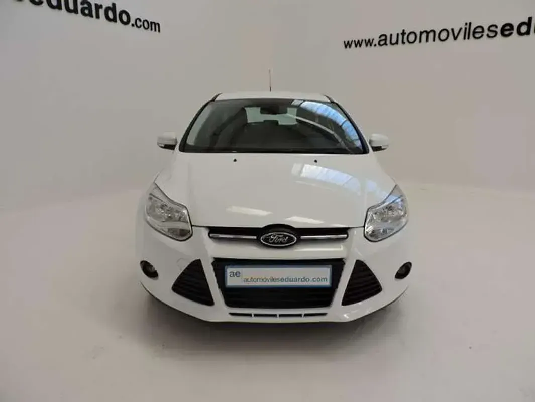 Usado Ford Focus Trend 101 CV (74 kW) 2014 Blanco Utilitario