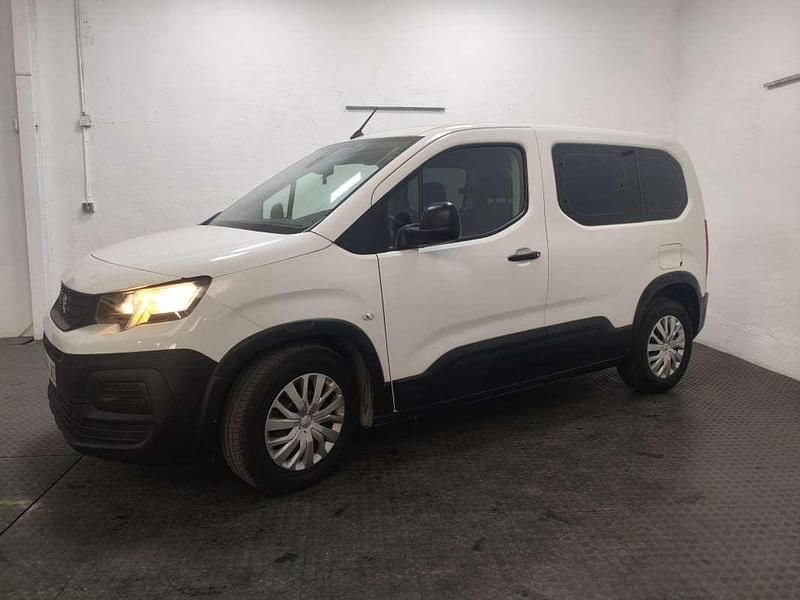 Usado Peugeot Rifter Active 102 CV (75 kW) 2021 Blanco Monovolumen