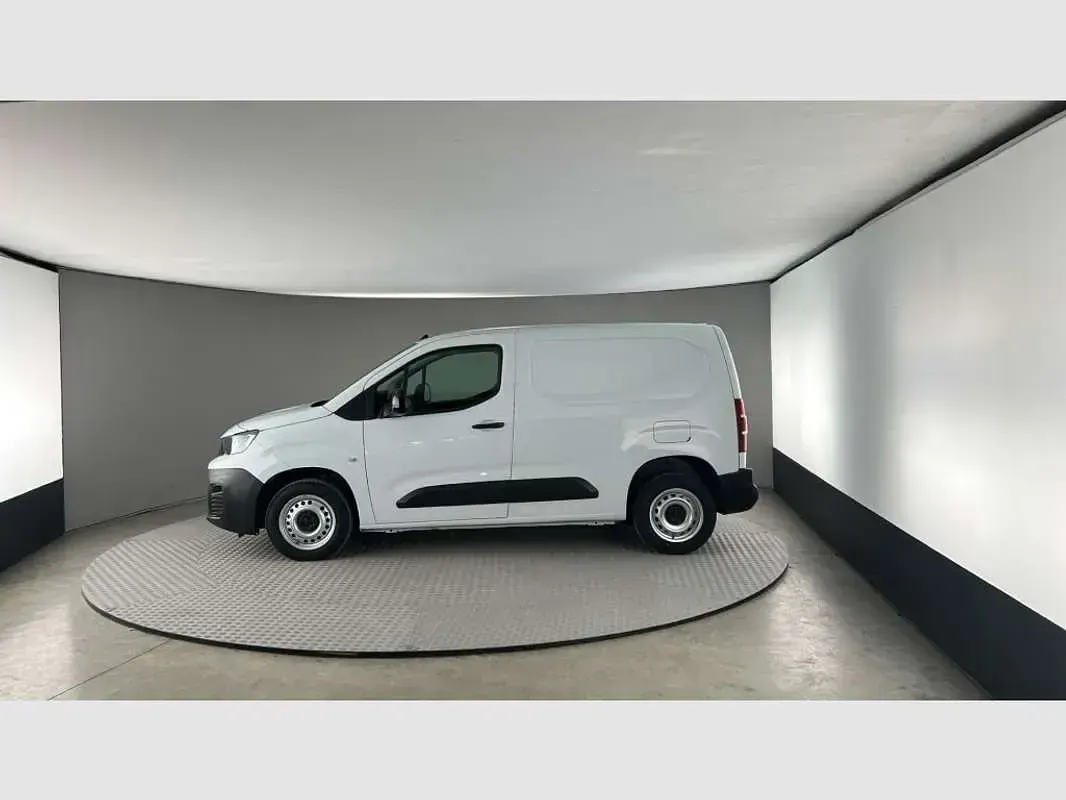 Usado Peugeot Partner S 102 CV (75 kW) 2023 Blanco Monovolumen
