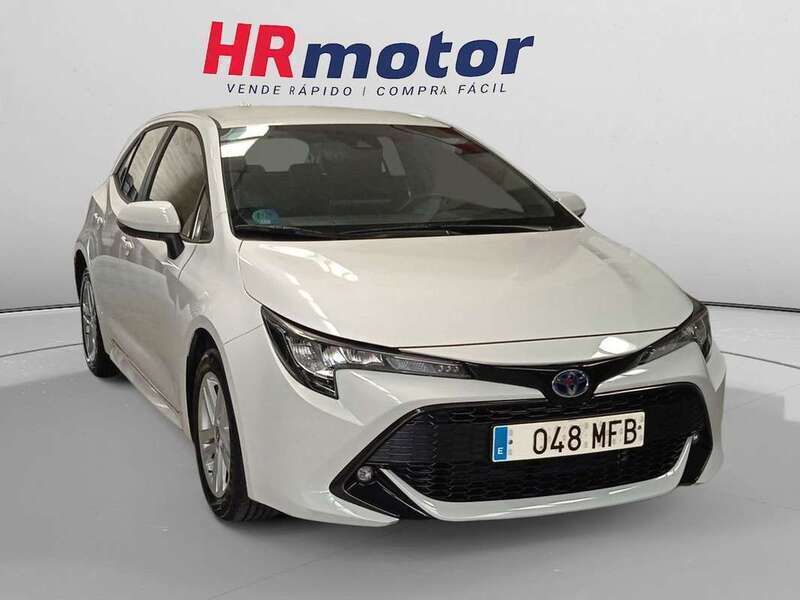 Blanco Usado 2023 Toyota Corolla Active Utilitario | 22.490 € (Precio justo) - Imagen 1/4