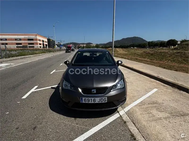 Usado Seat Ibiza SC I-Tech 85 CV (62 kW) 2015 Gris / plata Utilitario