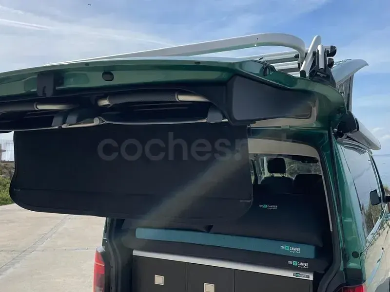 Usado VW California Beach 150 CV (110 kW) 2021 Verde Van