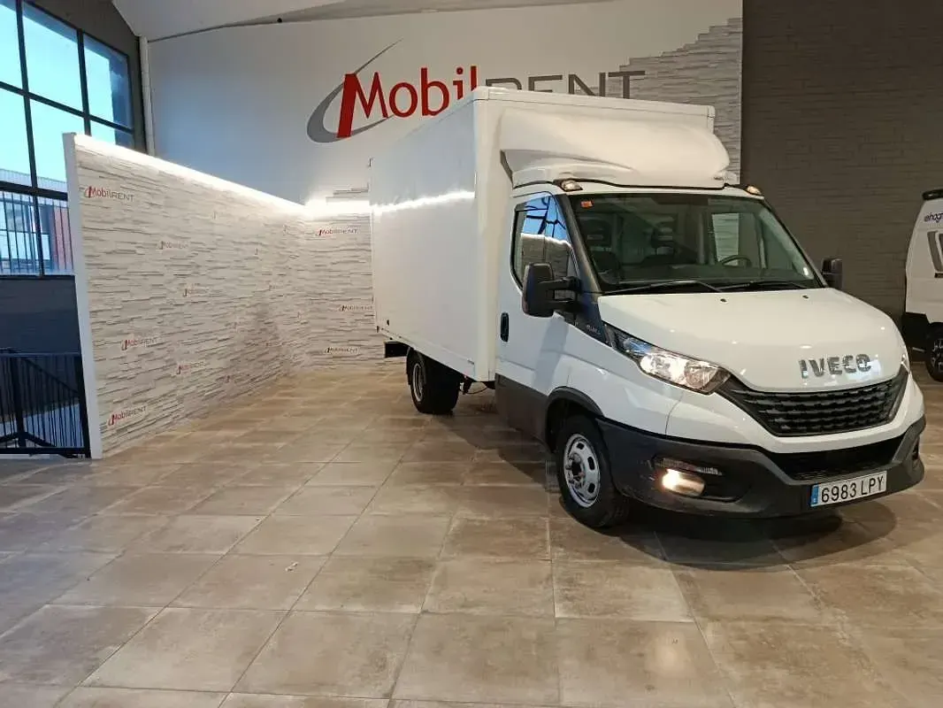 Usado Iveco Daily 136 CV (100 kW) 2021 Blanco Van