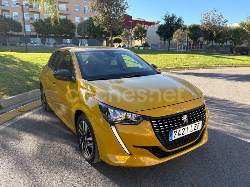 Amarillo Usado 2022 Peugeot 208 Allure Utilitario | 12.375 € (Precio justo) - Imagen 1/4