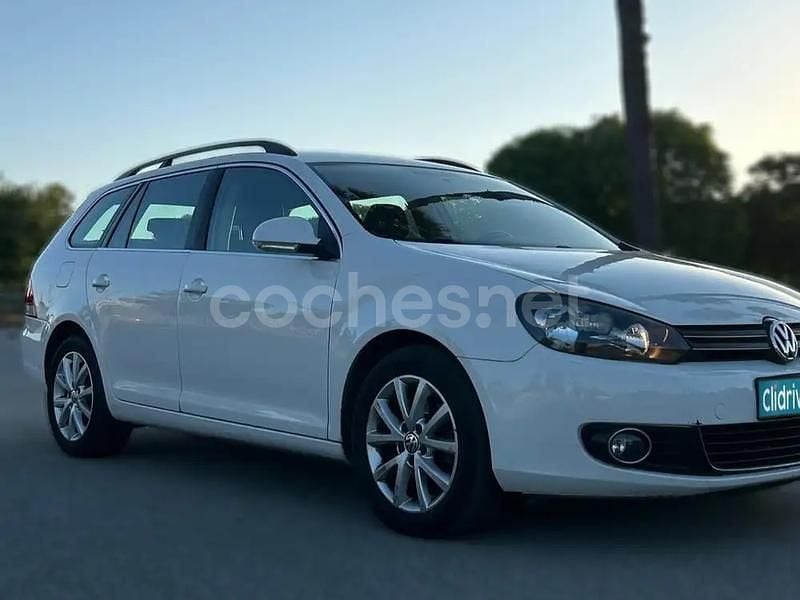 Usado VW Golf VII Advance 105 CV (77 kW) 2012 Blanco Familiar