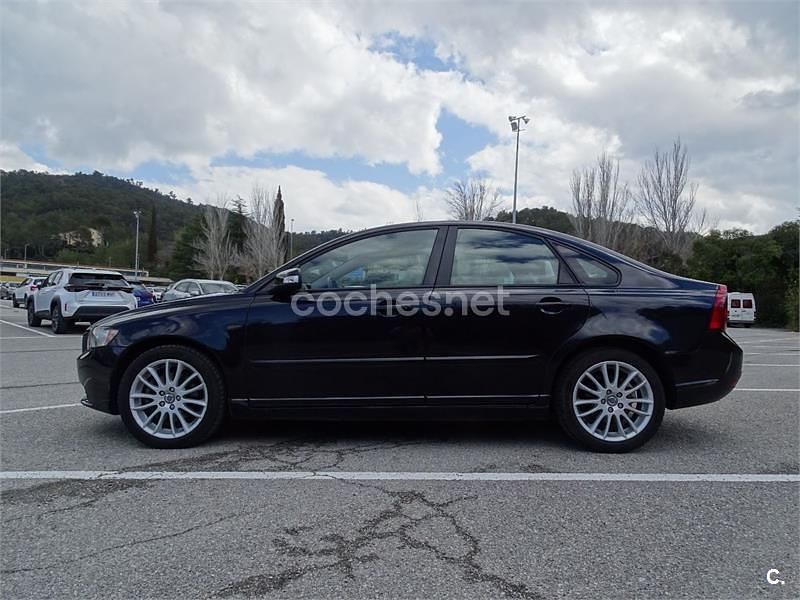 Usado Volvo S40 Momentum 136 CV (100 kW) 2007 Negro Berlina
