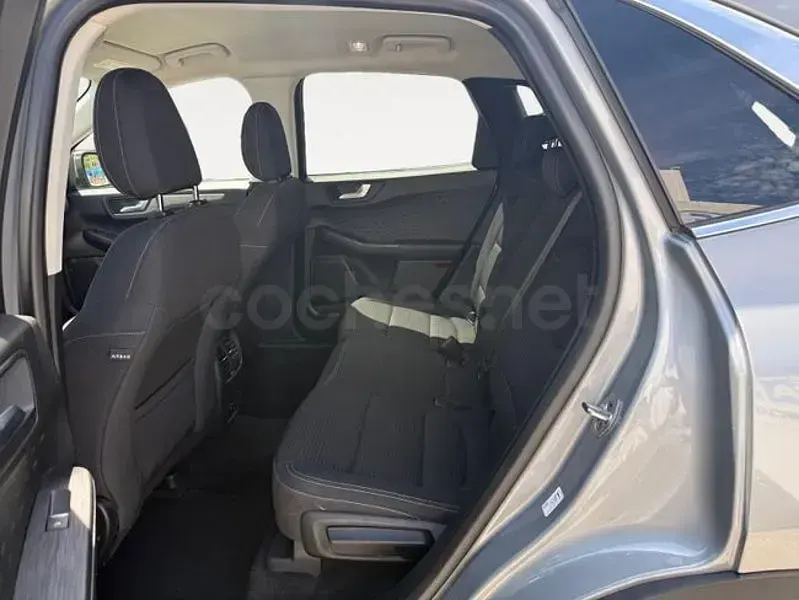 Usado Ford Kuga Titanium 150 CV (110 kW) 2020 Gris / plata SUV