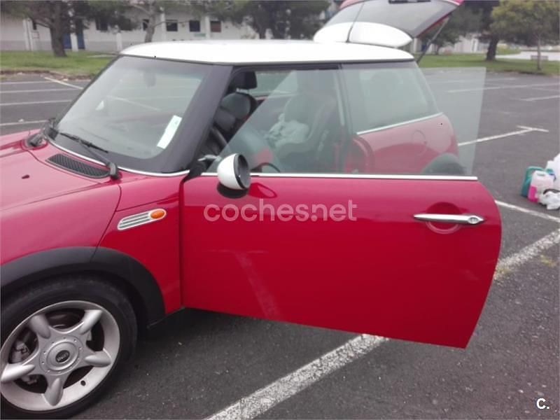 Usado Mini Cooper 115 CV (84 kW) 2002 Rojo Utilitario