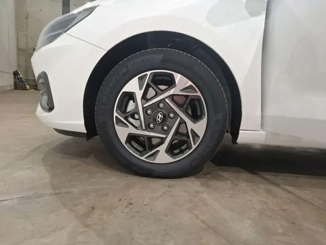 Nuevo Hyundai i30 101 CV (74 kW) 2025 Blanco Berlina