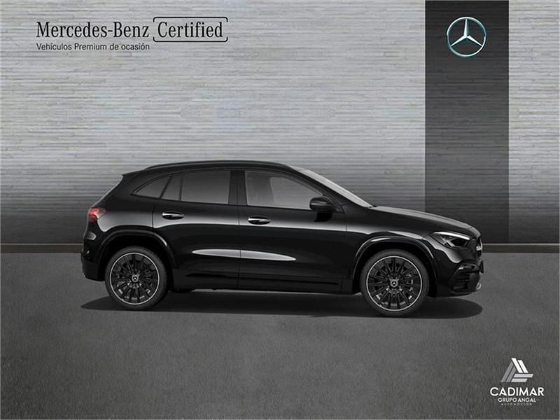 Usado Mercedes GLA200 AMG line 150 CV (110 kW) 2024 Negro cosmos SUV