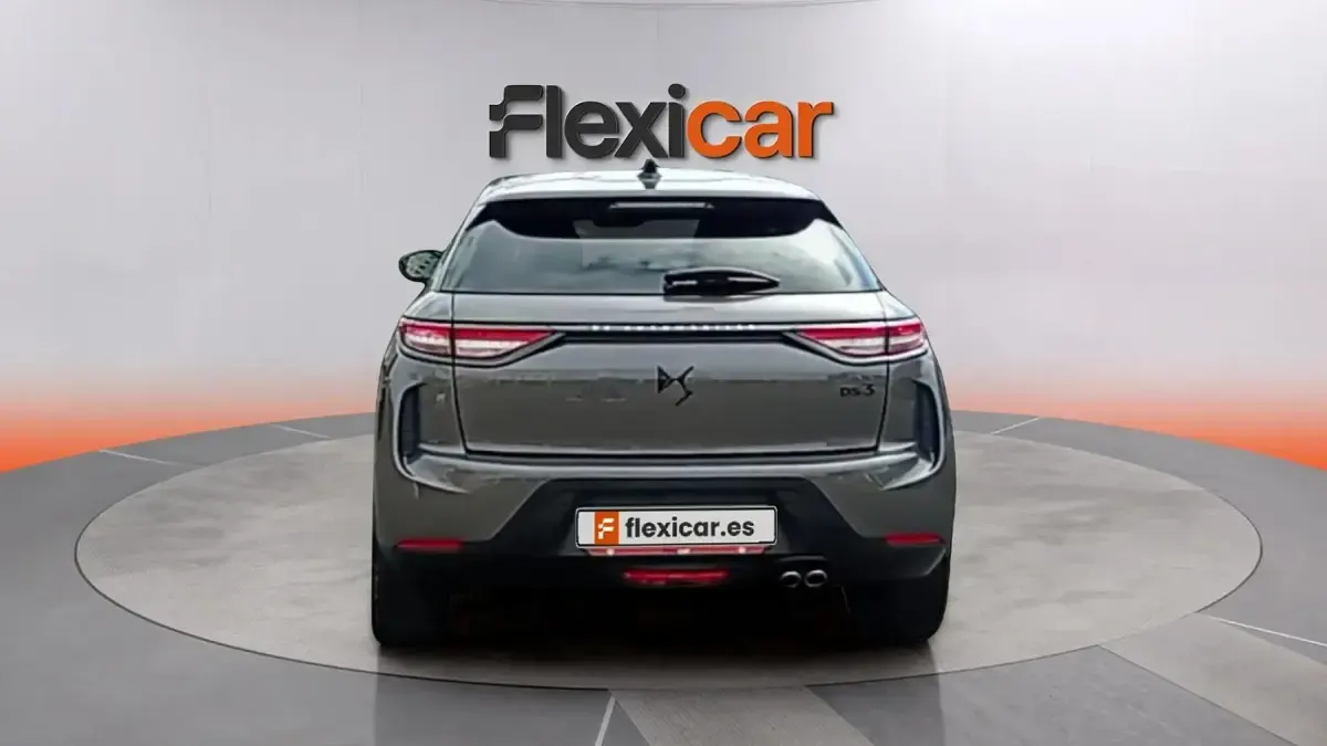 Usado DS Automobiles DS3 Crossback Performance 131 CV (96 kW) 2023 Gris SUV
