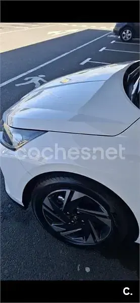 Usado Hyundai i20 100 CV (73 kW) 2021 Blanco Utilitario