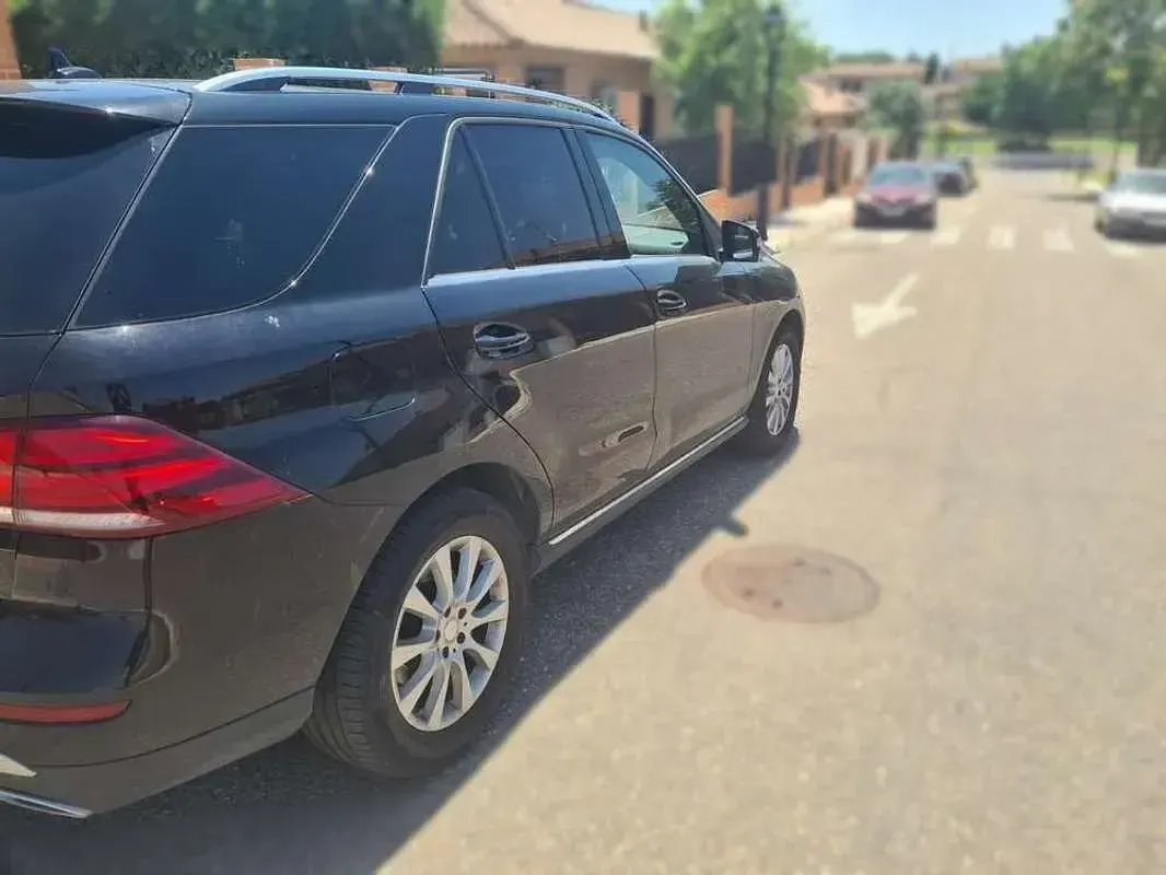 Usado Mercedes GLE250 204 CV (150 kW) 2016 Negro SUV