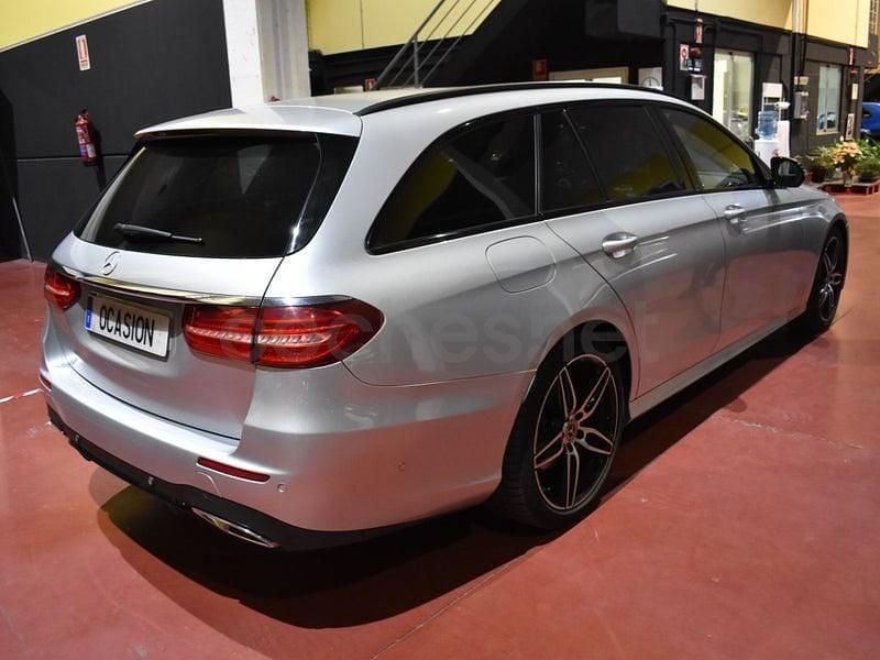 Usado Mercedes E200 150 CV (110 kW) 2018 Gris / plata Familiar