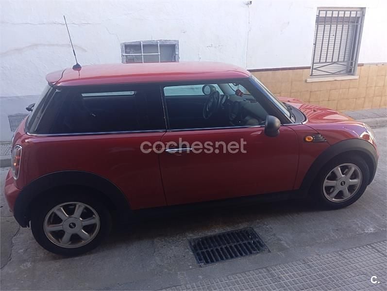 Usado Mini ONE 75 CV (55 kW) 2009 Rojo Utilitario