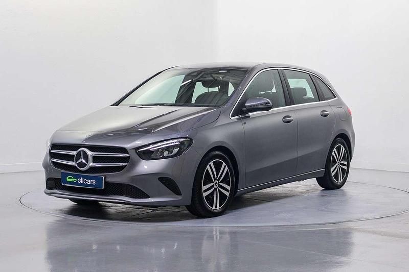 Usado Mercedes B180 116 CV (85 kW) 2021 Gris Monovolumen