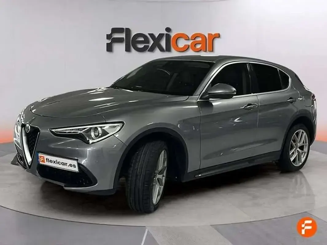 Usado Alfa Romeo Stelvio 280 CV (205 kW) 2017 Beige SUV