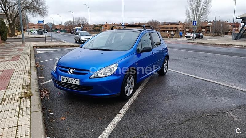 Usado Peugeot 307 110 CV (80 kW) 2005 Azul Berlina