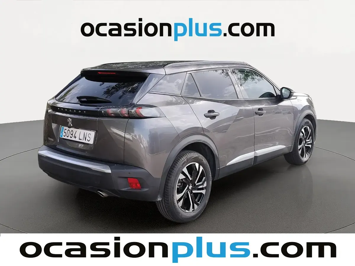 Usado Peugeot 2008 Allure 110 CV (80 kW) 2021 Gris SUV