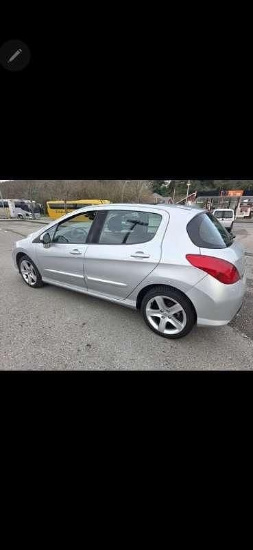 Usado Peugeot 308 Premium 109 CV (80 kW) 2008 Gris Utilitario