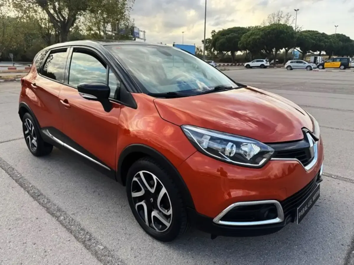 Usado Renault Captur Zen 90 CV (66 kW) 2015 SUV