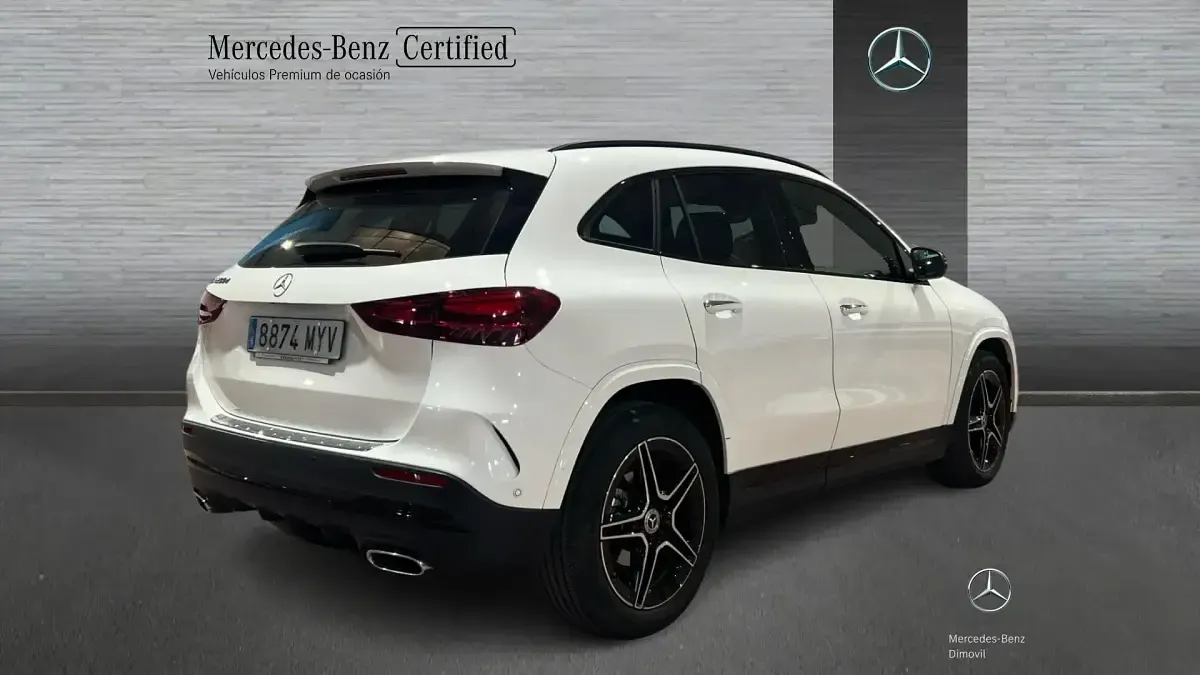 Usado Mercedes GLA200 AMG line 150 CV (110 kW) 2024 Blanco polar SUV