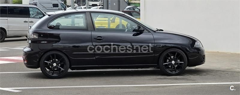 Usado Seat Ibiza 100 CV (73 kW) 2007 Negro Utilitario