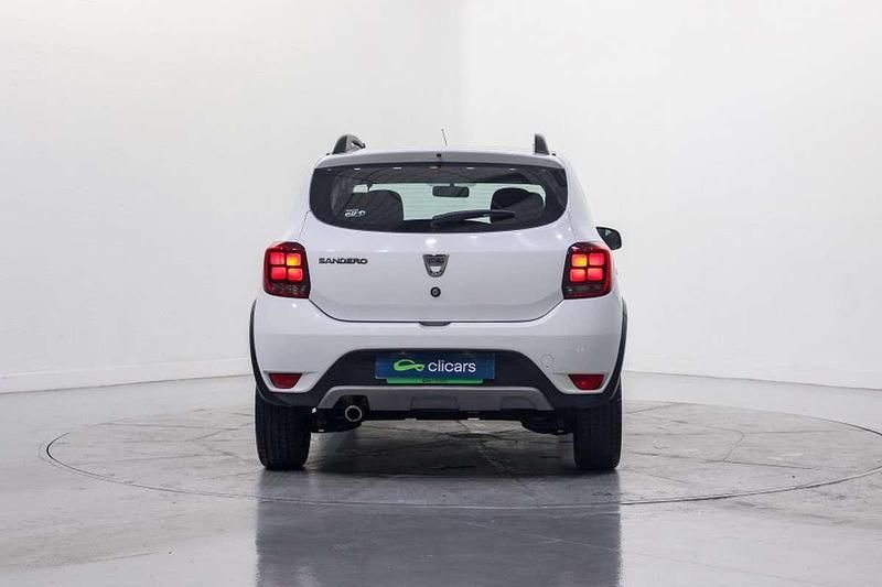 Usado Dacia Sandero Essentiel 90 CV (66 kW) 2019 Blanco Utilitario