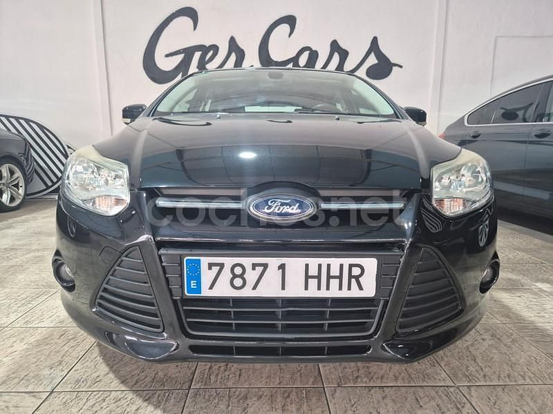 Negro Usado 2011 Ford Focus Trend Berlina | 6795 € (Precio justo) - Imagen 1/4