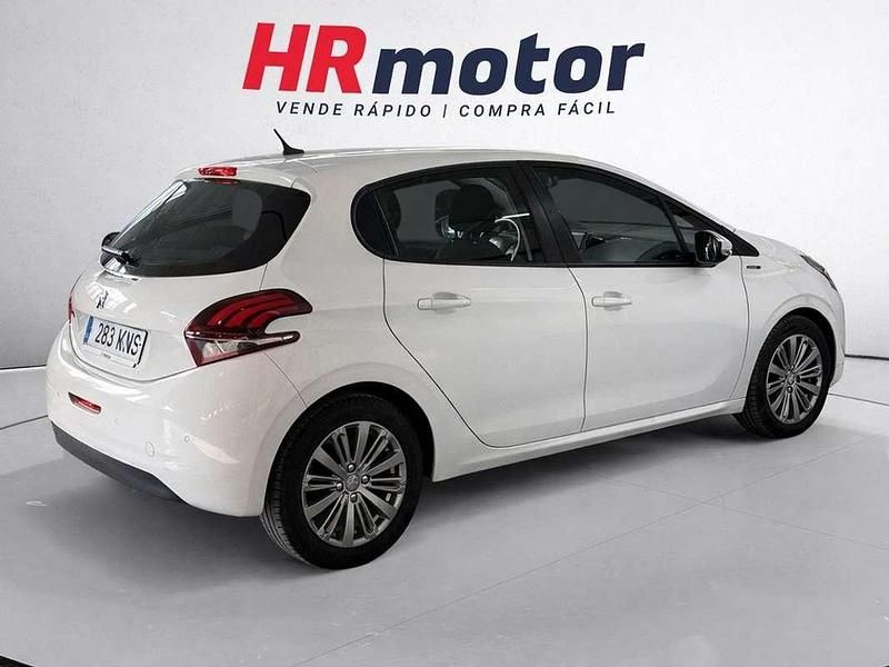 Usado Peugeot 208 Signature Sky 83 CV (61 kW) 2018 Blanco Utilitario