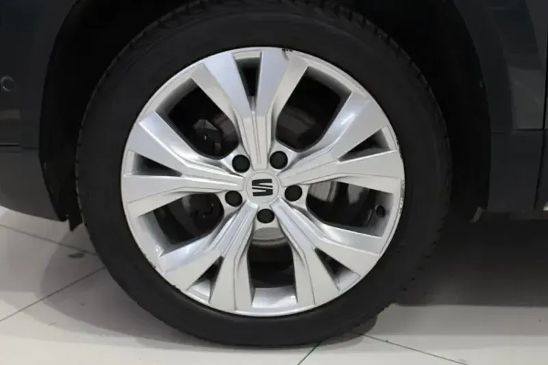 Usado Seat Ateca Xperience 150 CV (110 kW) 2023 Gris SUV