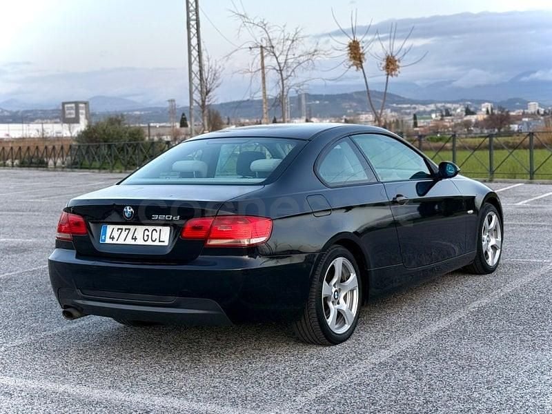 Usado BMW 320 177 CV (130 kW) 2008 Negro Coupe
