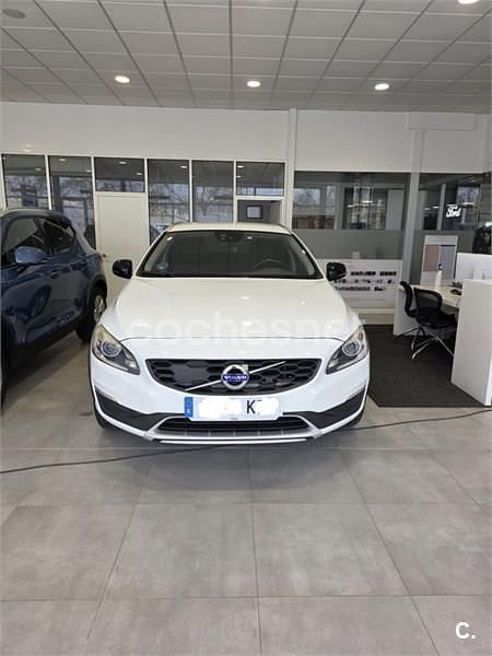 Usado Volvo V60 CC 150 CV (110 kW) 2017 Blanco Familiar