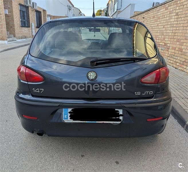 Usado Alfa Romeo 147 Distinctive 115 CV (84 kW) 2002 Gris / plata Utilitario