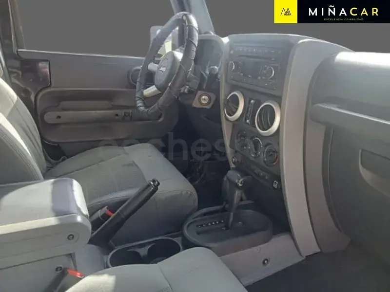 Usado Jeep Wrangler Unlimited Sahara 177 CV (130 kW) 2008 Negro SUV