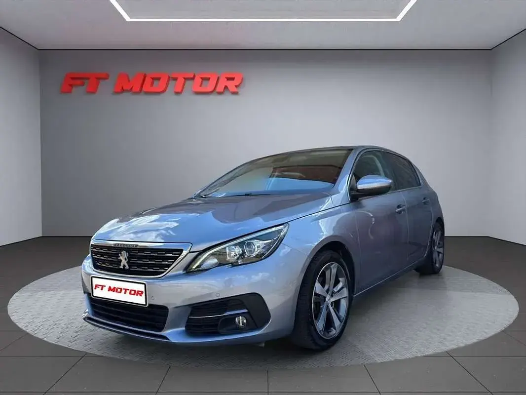 Usado Peugeot 308 Allure 131 CV (96 kW) 2020 Gris Utilitario