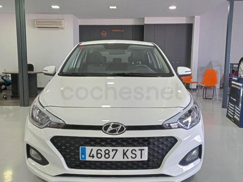 Usado Hyundai i20 84 CV (61 kW) 2018 Blanco Berlina