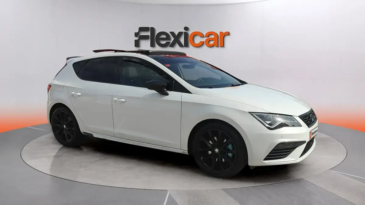 Usado Seat Leon FR 150 CV (110 kW) 2019 Blanco Berlina