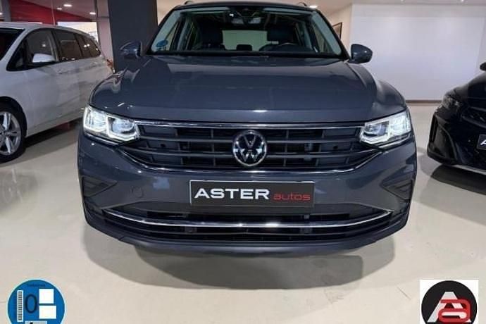 Usado VW Tiguan Life 245 CV (180 kW) 2021 Gris / plata SUV