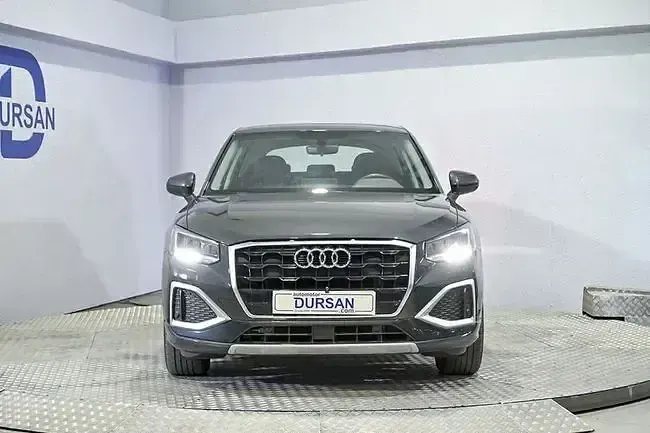 Usado Audi Q2 Advanced Plus 116 CV (85 kW) 2023 Gris / plata SUV