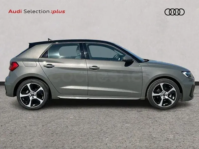 Usado Audi A1 Sportback 110 CV (80 kW) 2022 Gris / plata Utilitario