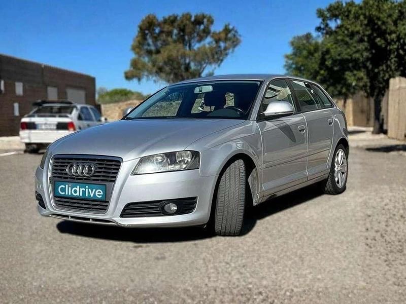 Usado Audi A3 Sportback Ambiente 140 CV (102 kW) 2009 Gris Utilitario