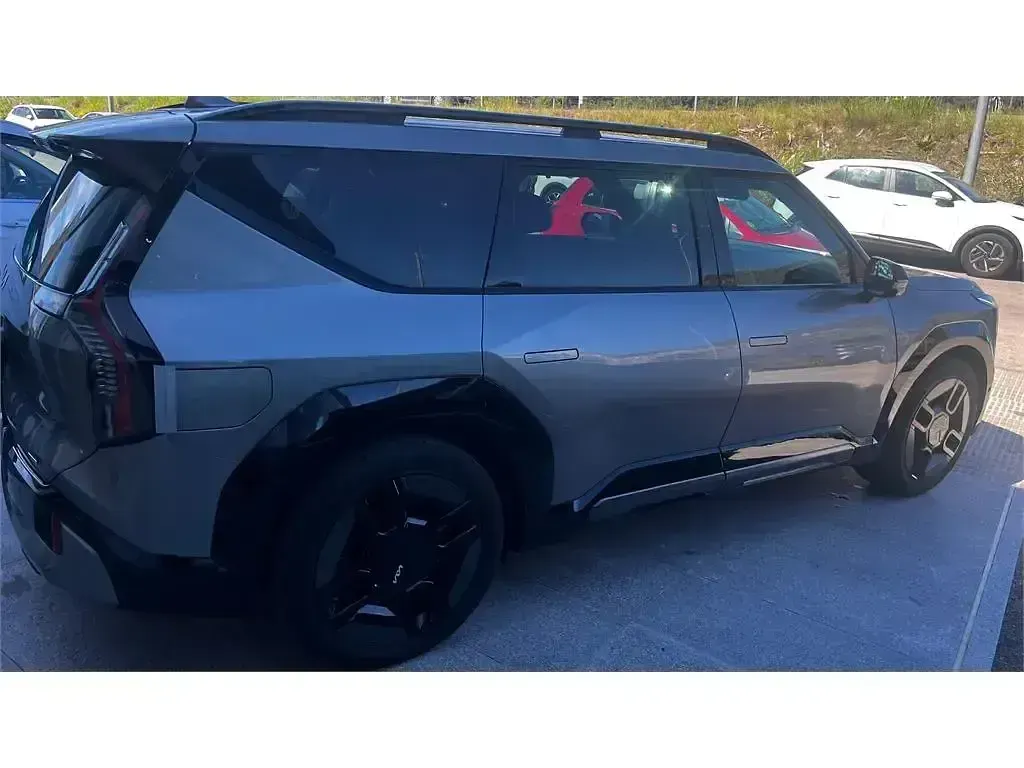 Usado Kia EV9 GT-Line 373 kW (508 CV) 2023 Gris SUV