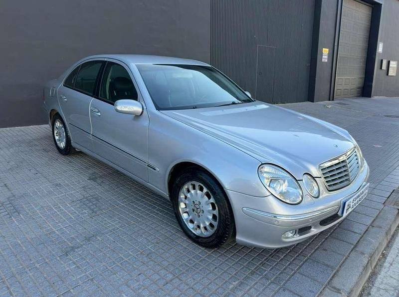 Gris Usado 2005 Mercedes E320 Berlina | 5499 € (Super precio) - Imagen 1/4