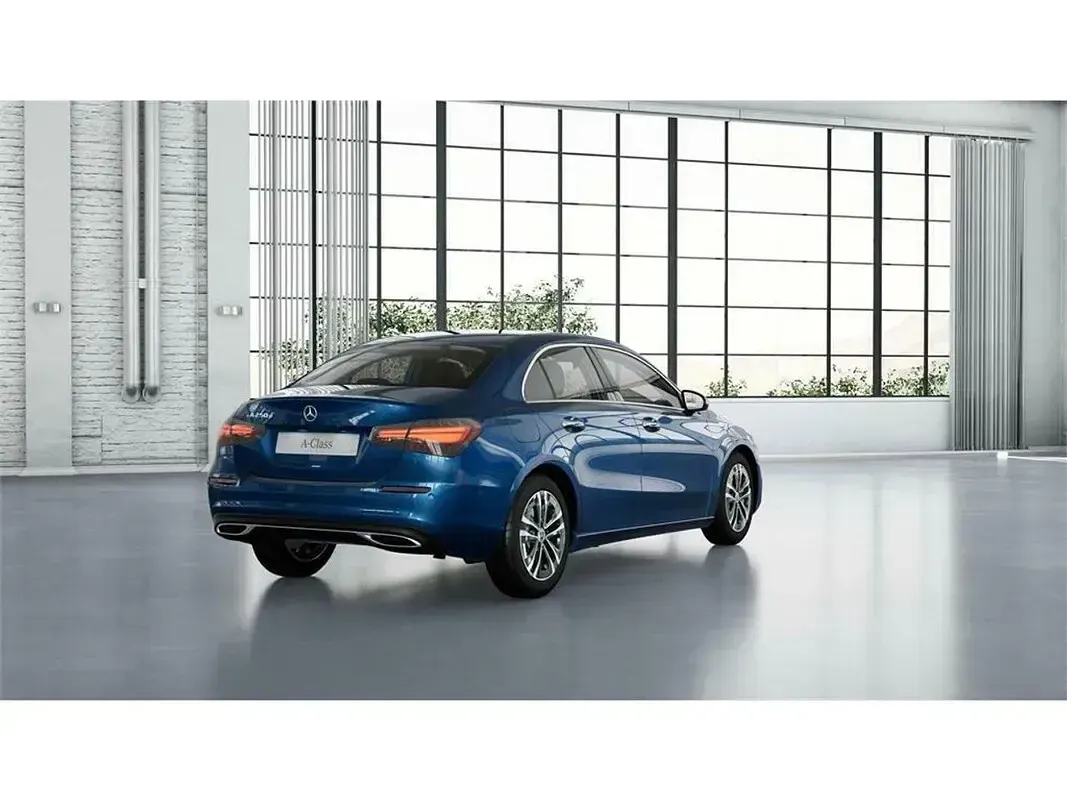 Nuevo Mercedes A250 218 CV (160 kW) 2025 Azul Berlina