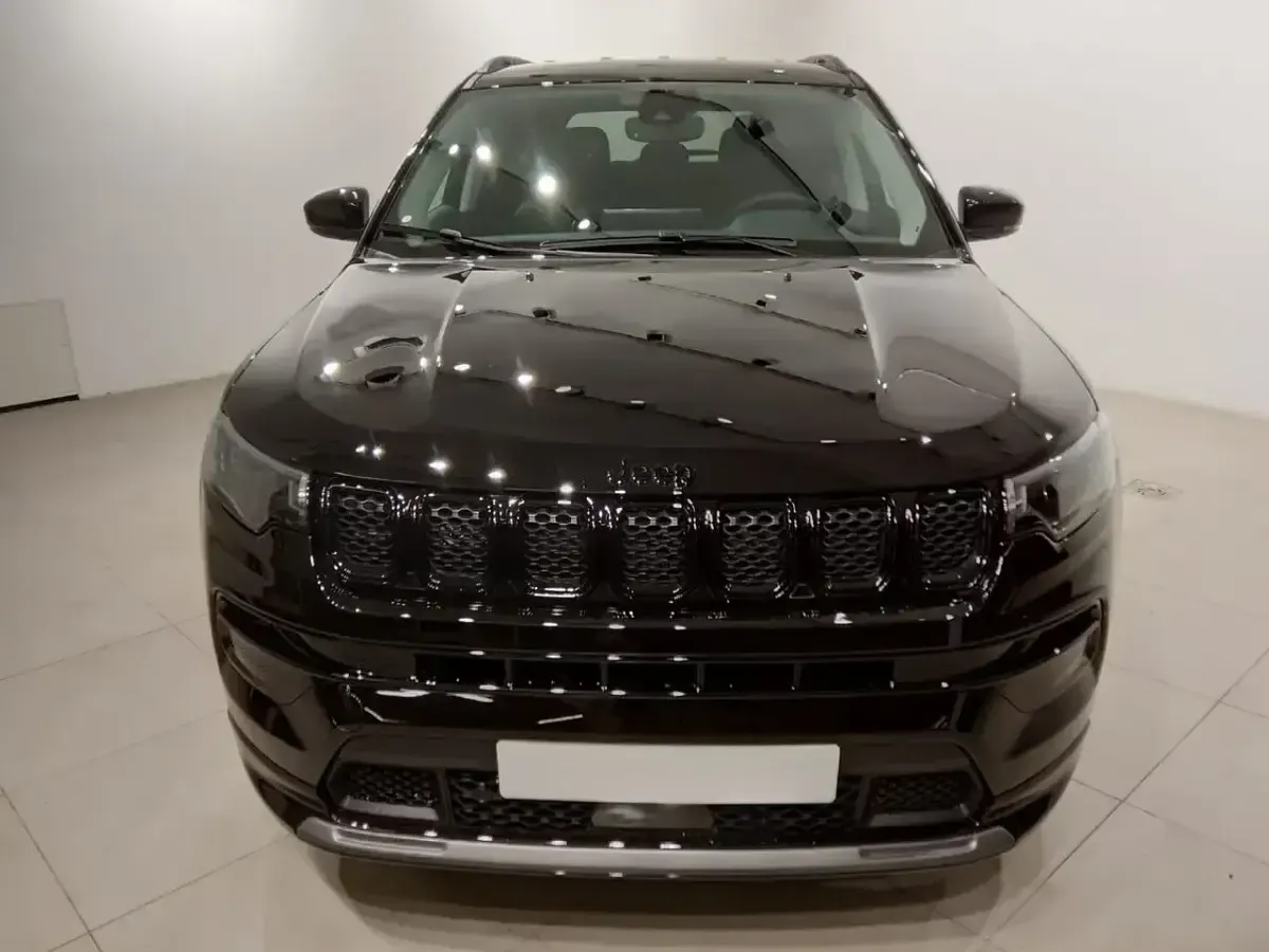 Usado Jeep Compass Altitude 130 CV (95 kW) 2023 Negro SUV