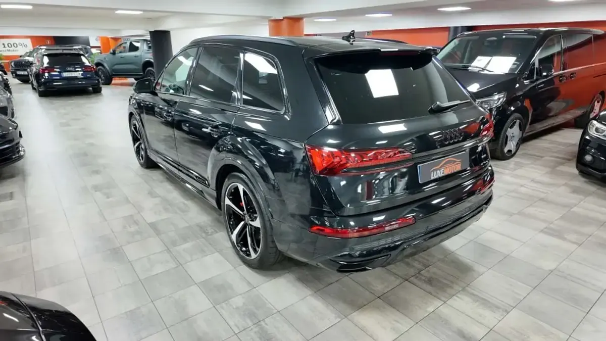 Usado Audi Q7 S-line plus 340 CV (250 kW) 2022 Negro SUV