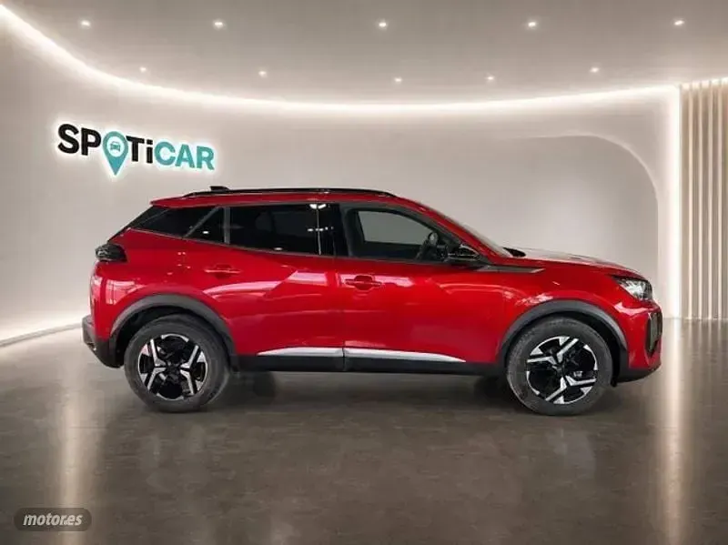 Usado Peugeot 2008 Allure 100 CV (73 kW) 2023 Rojo SUV